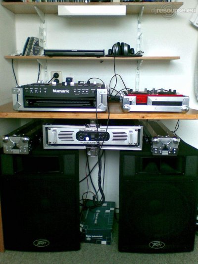 Our MEMBERS can Enlarge : Sicco's DJ-Booth